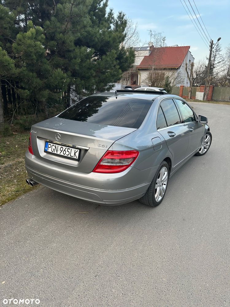 Mercedes-Benz Klasa C 180 CGI Automatik BlueEFFICIENCY Avantgarde - 4