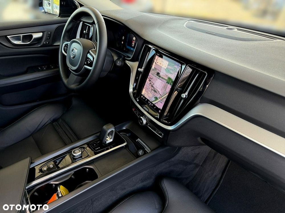 Volvo V60 Cross Country - 24