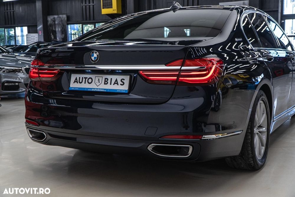 BMW Seria 7 740e iPerformance - 14
