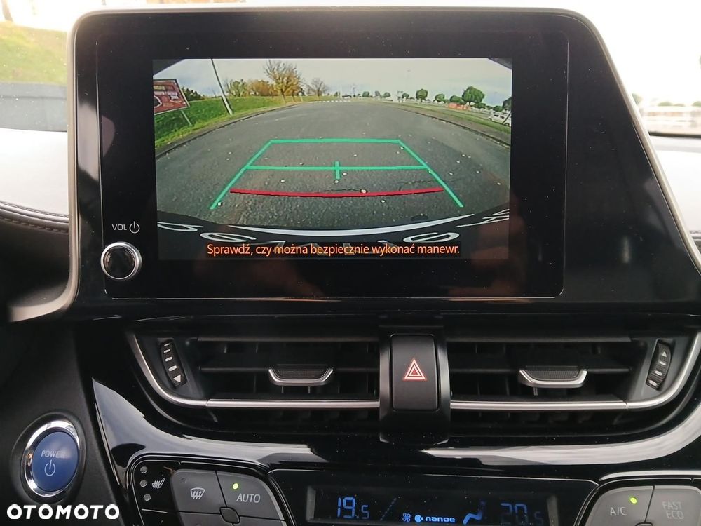 Toyota C-HR 2.0 Hybrid Executive - 32