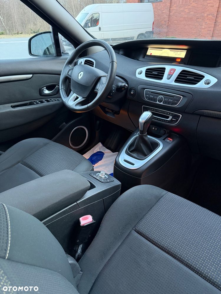 Renault Scenic 2.0 16V 140 CVT Bose Edition - 39