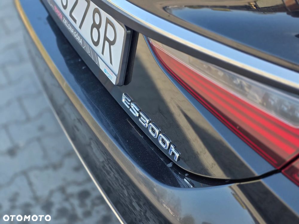 Lexus ES 300h Prestige - 14