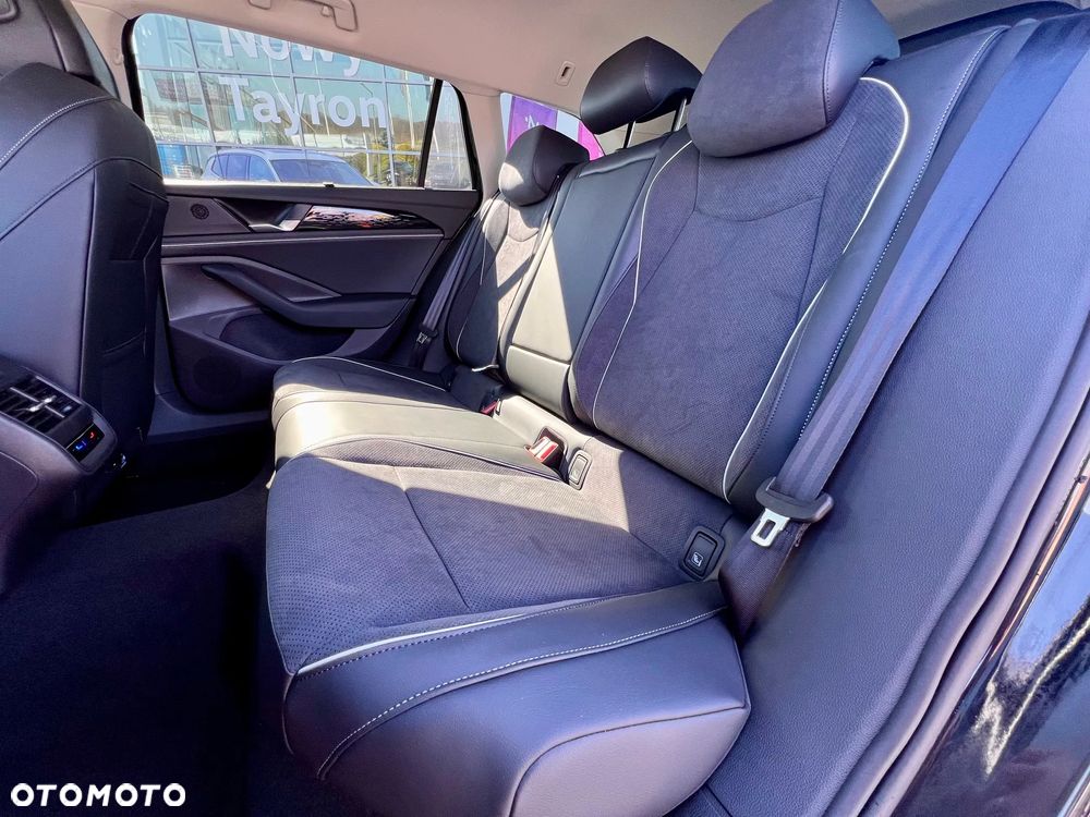 Volkswagen Passat - 9