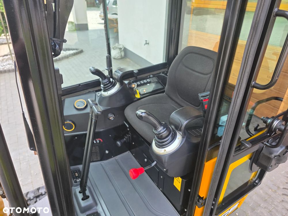 JCB JCB 16 C-1 mini koparka 3 łyżki szybkozłącze 19c1 sprowadzona 8018 serwisowana - 24