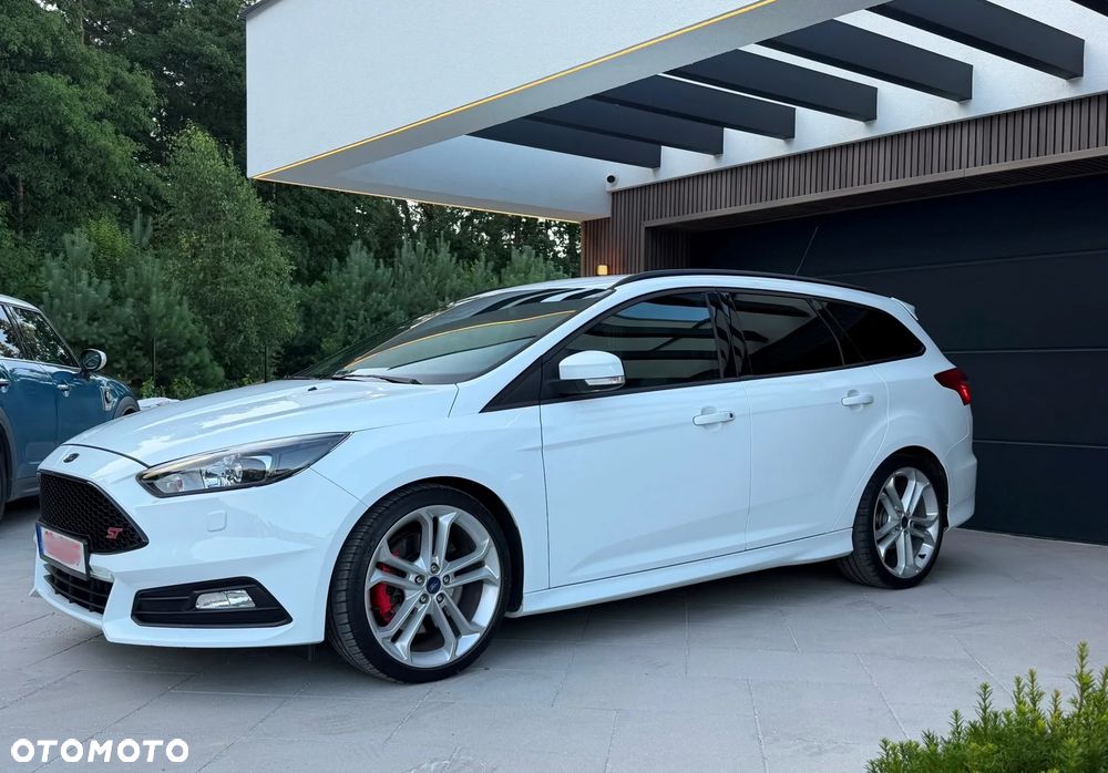 Ford Focus 2.0 EcoBoost ST mit Leder-Exclusiv-Paket - 13