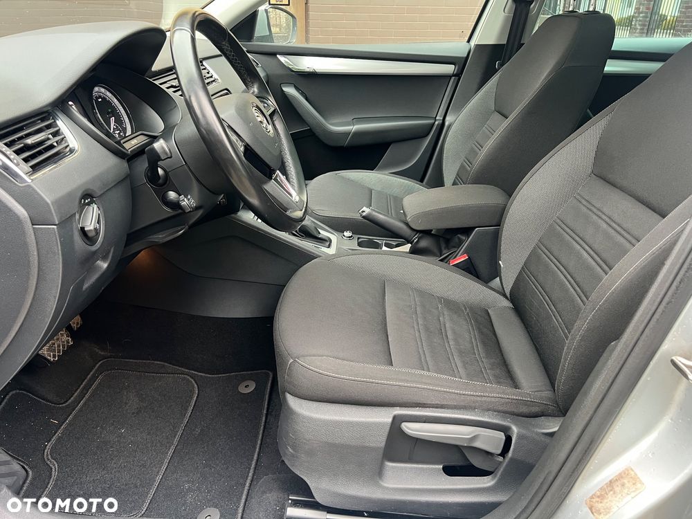Skoda Octavia 1.6 TDI DSG Ambition - 28