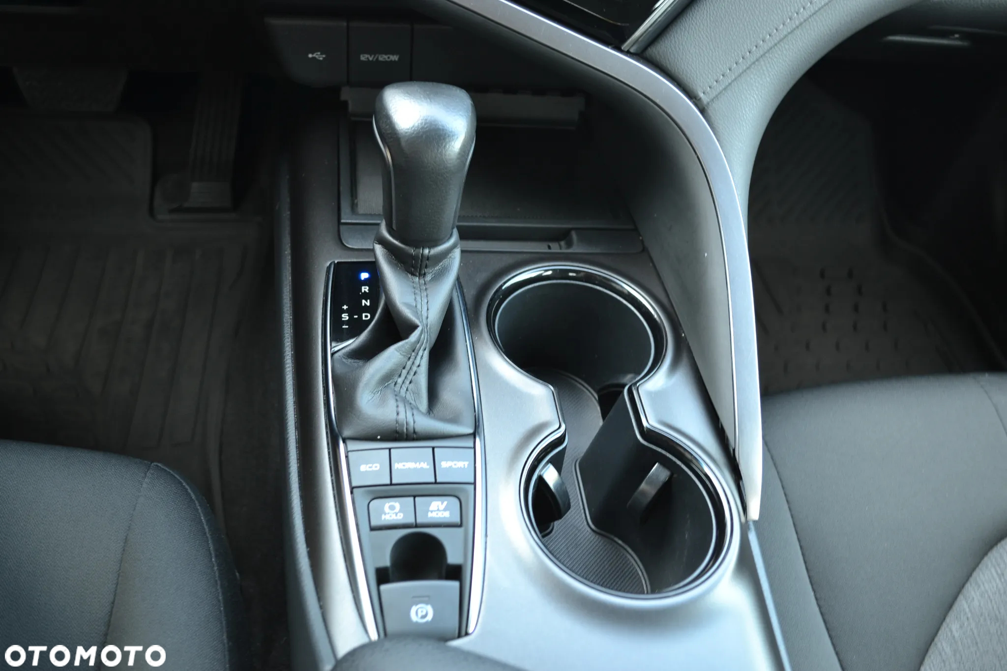 Toyota Camry - 20
