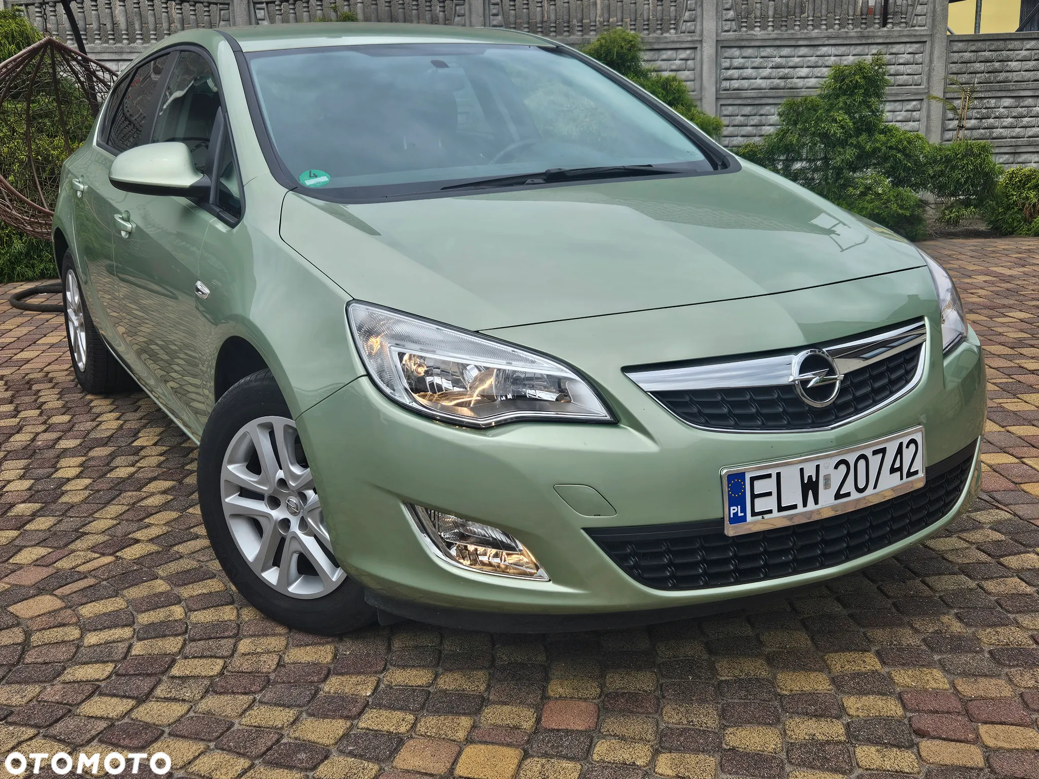 Opel Astra IV 1.4 T Cosmo S&S - 3