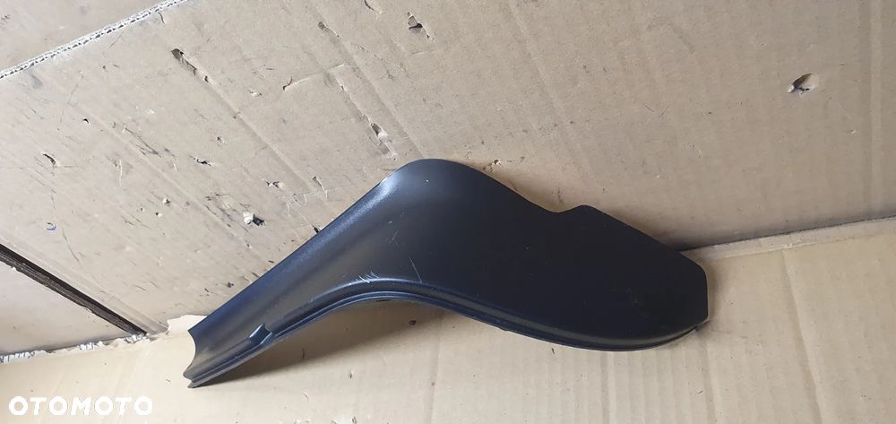 Osłona zaślepka lampy prawy tył VW Tourn 1T0945312 - 5