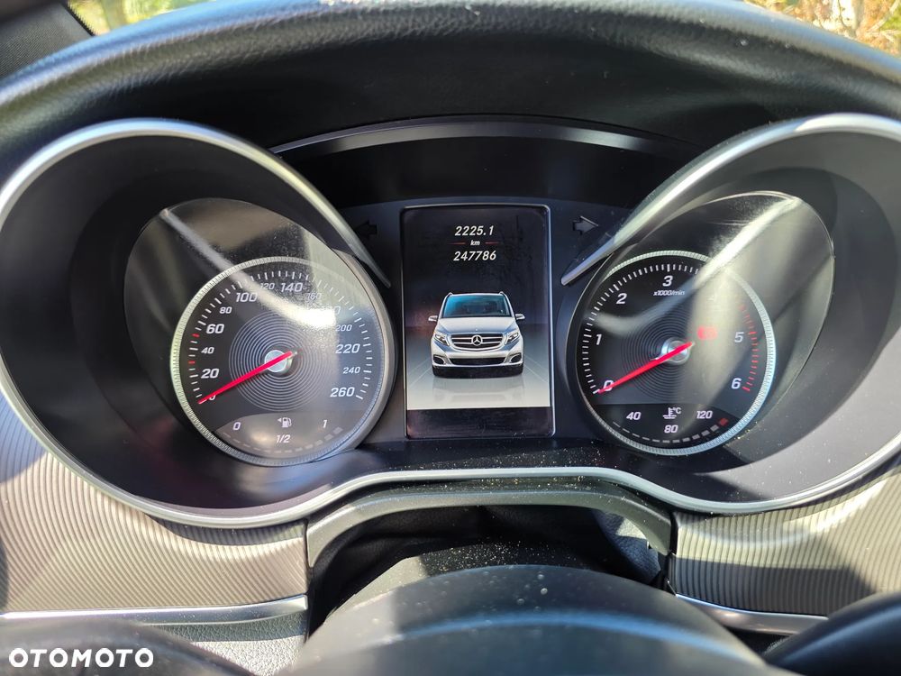 Mercedes-Benz Klasa V 220 CDI Avantgarde 7G-Tronic (ekstra d³) - 21