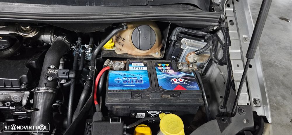 Ford Galaxy 1.9 TDi Ghia - 19