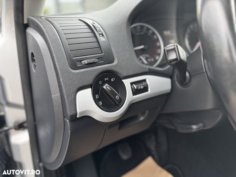 Skoda Octavia 1.6 TDI DPF Ambiente - 12