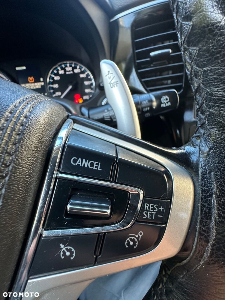 Mitsubishi Outlander - 33