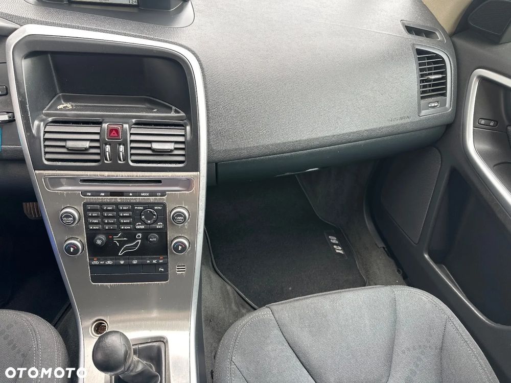 Volvo XC 60 D5 AWD Kinetic - 19