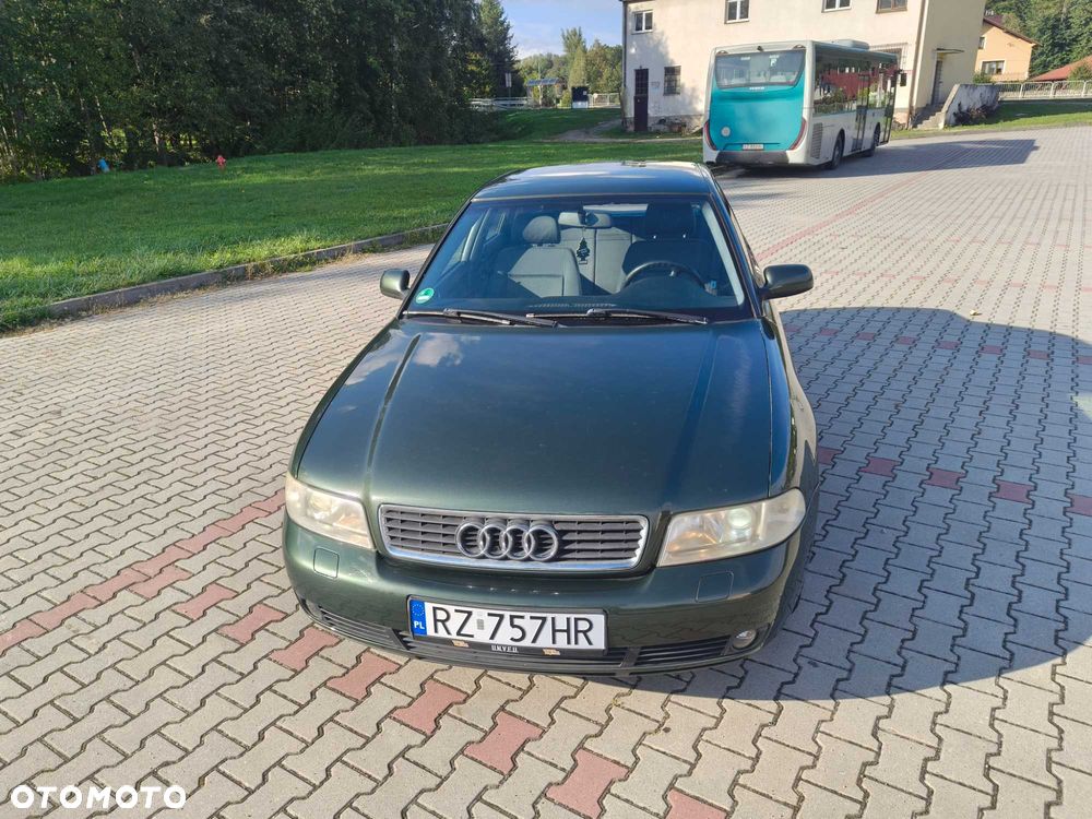 Audi A4 Limousine