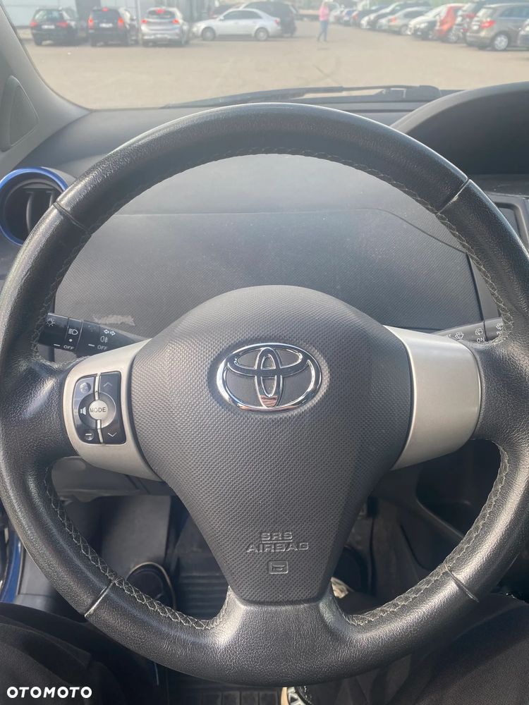 Toyota Yaris 1.0 VVT-i Luna - 13