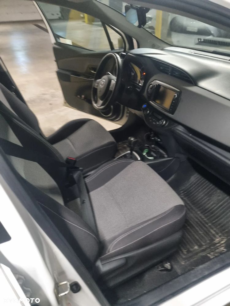 Toyota Yaris - 5