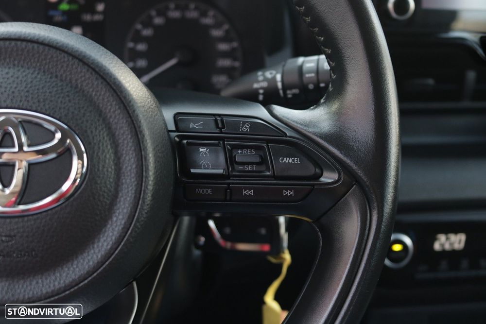 Toyota Yaris 1.5 HDF Comfort Plus - 31