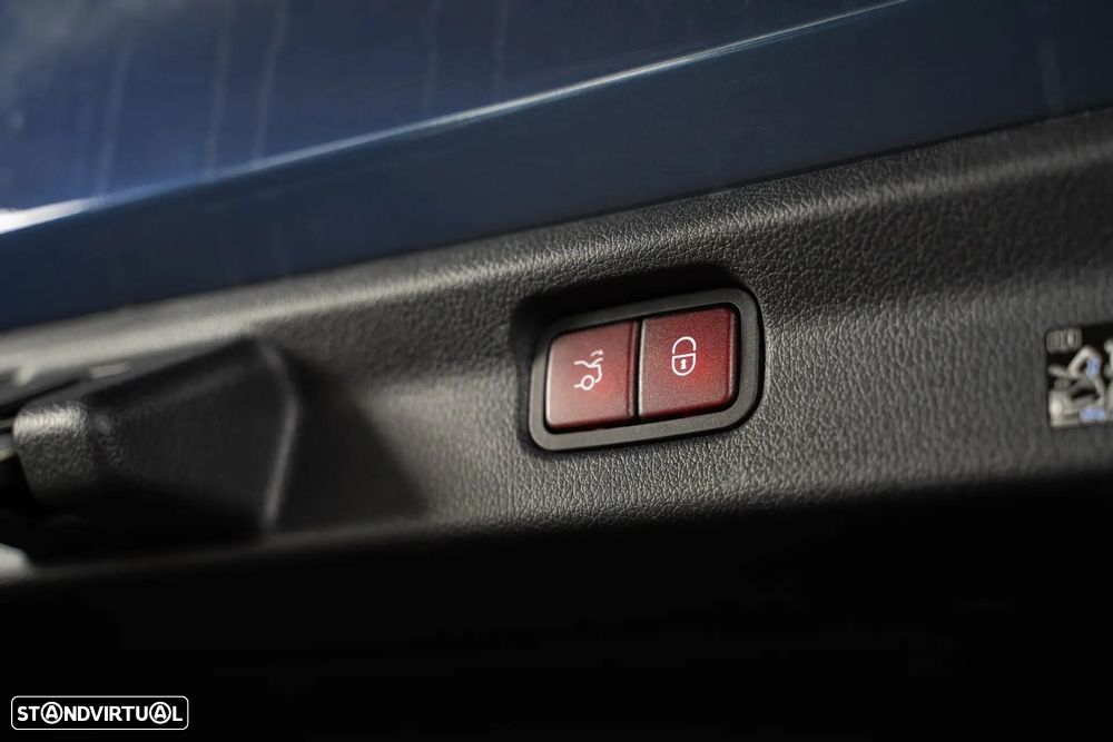 Mercedes-Benz EQE 300 Electric Art — fotografia 49