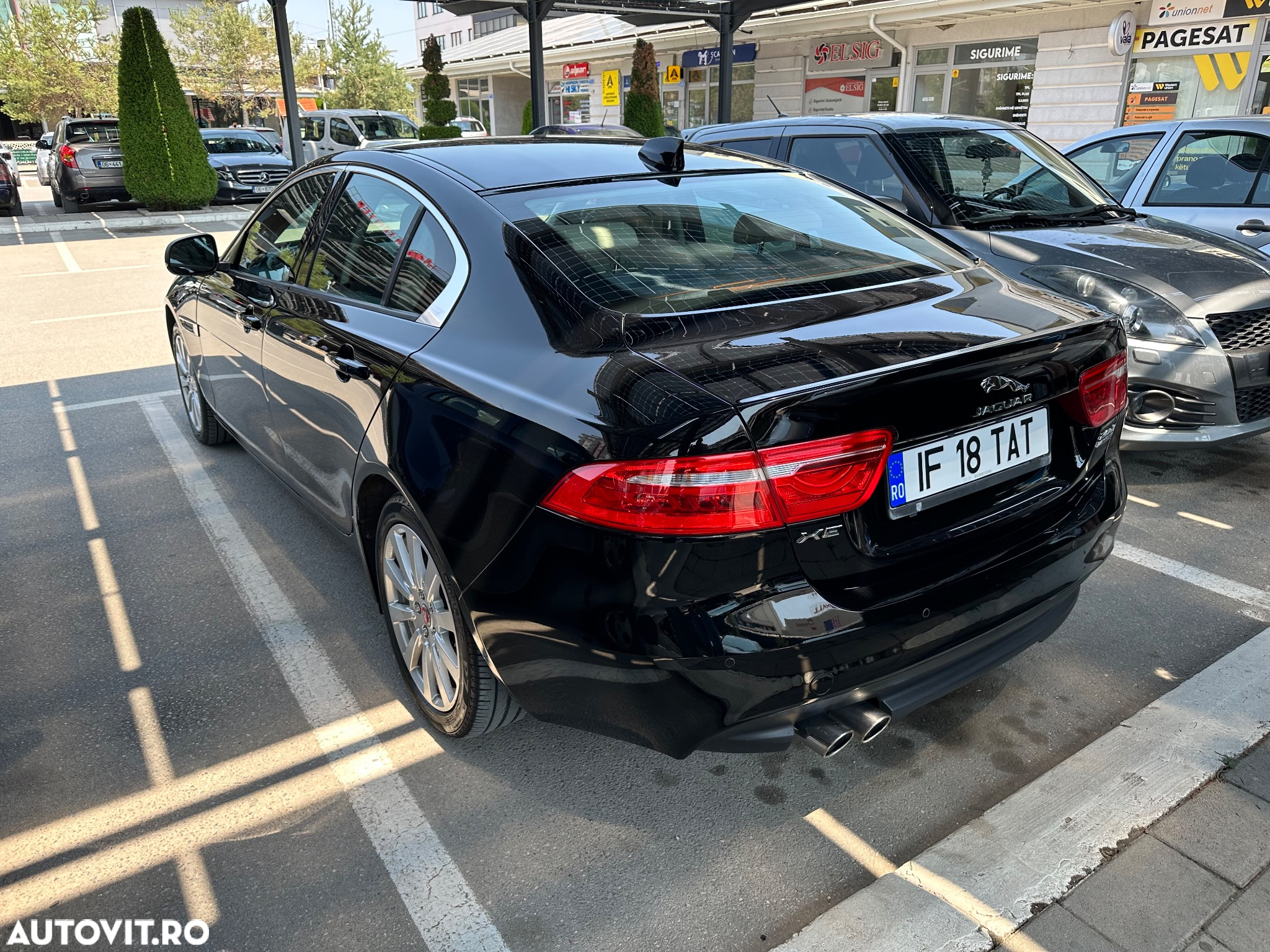 Jaguar XE - 4