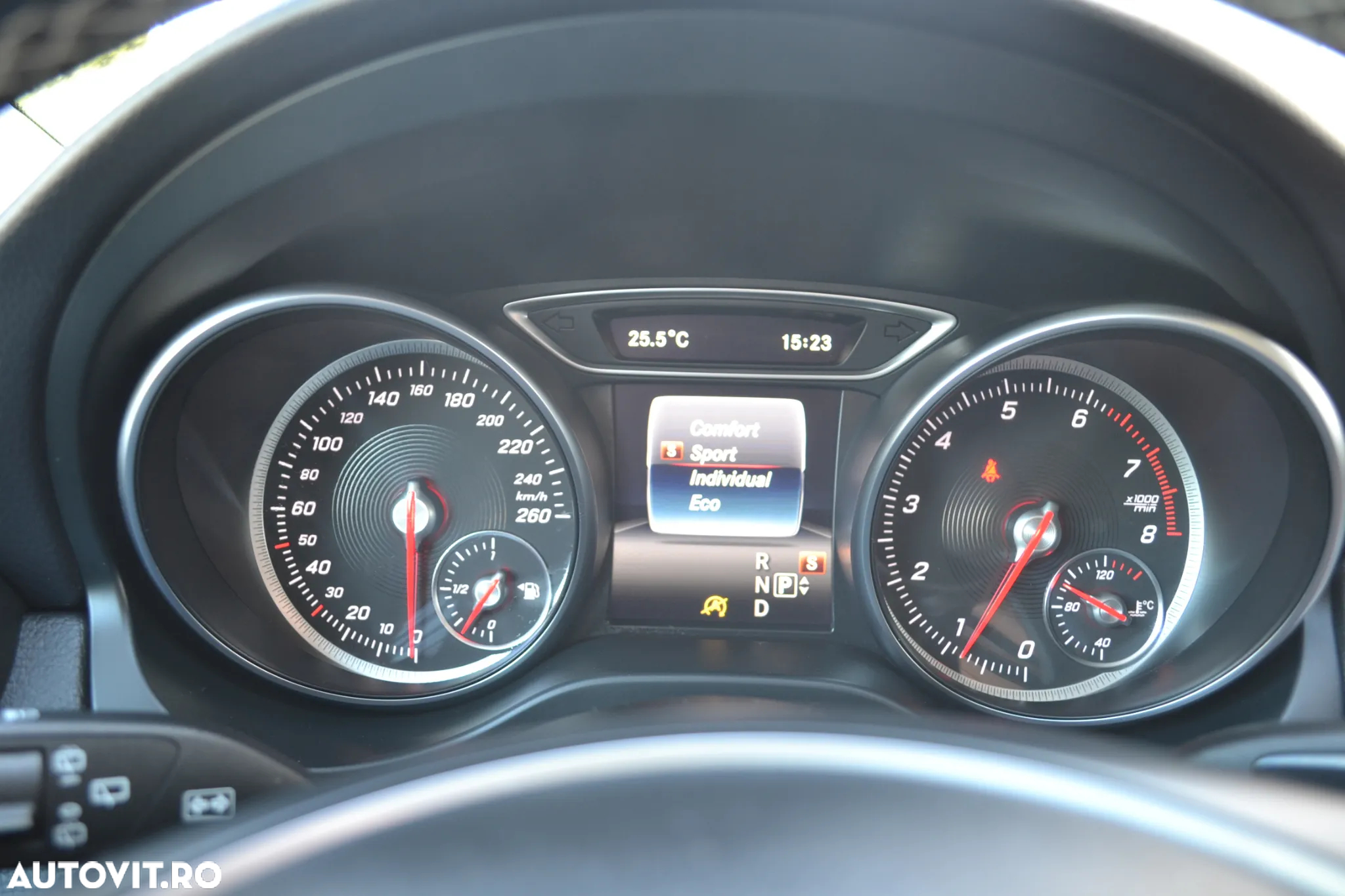 Mercedes-Benz GLA 200 7G-DCT Urban - 17