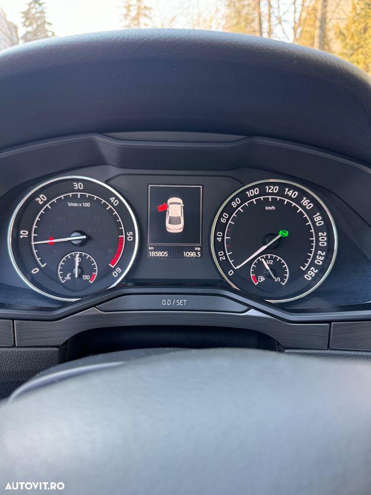 Skoda Superb 1.6 TDI DSG Ambition - 37