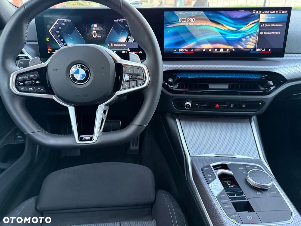 BMW Seria 3 330i xDrive M Sport - 38