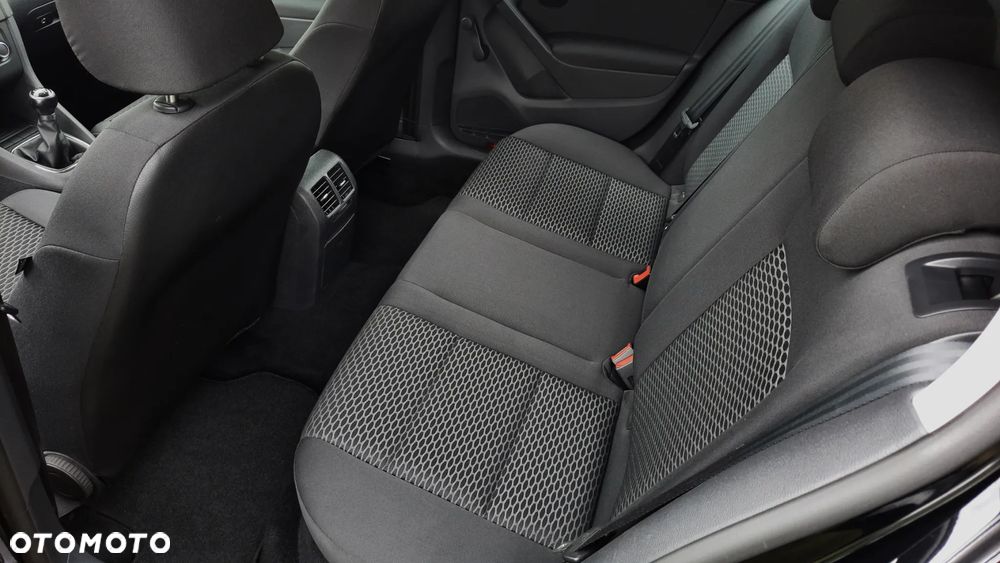 Volkswagen Golf 1.6 TDI DPF Trendline - 15