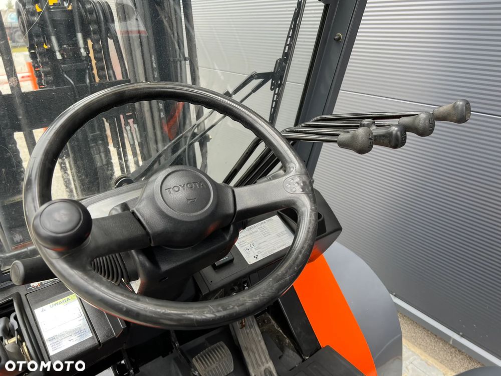 Toyota 02-7FGF30 - 7