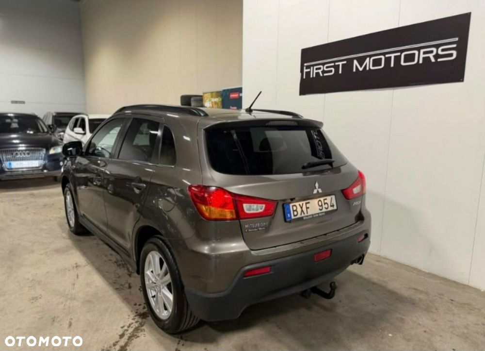 Mitsubishi ASX - 10
