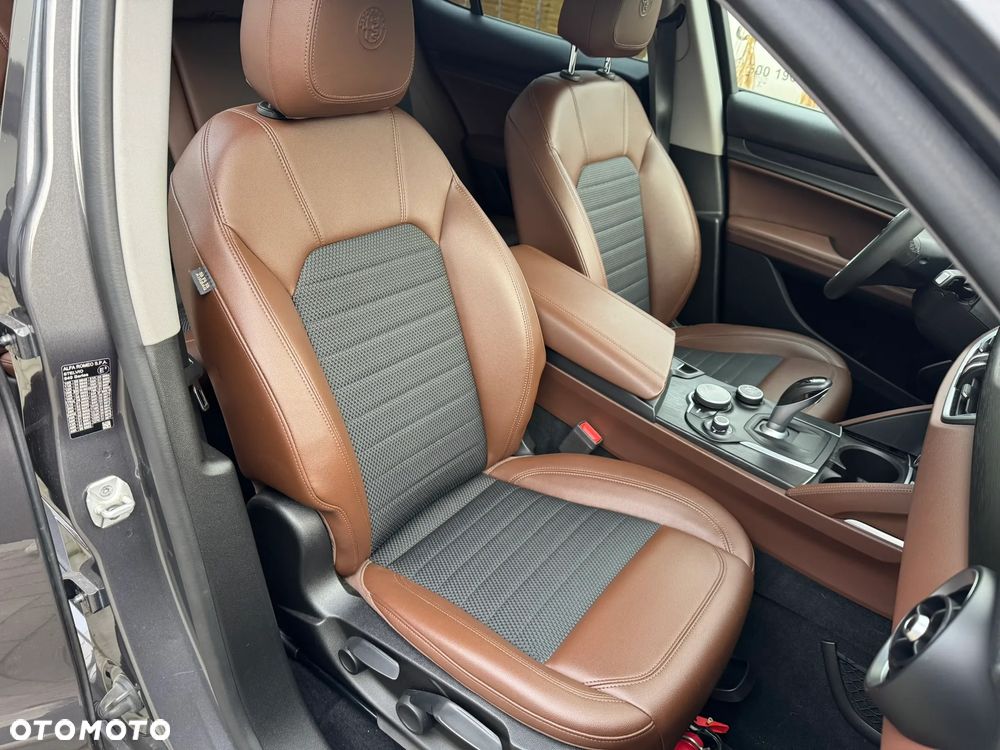 Alfa Romeo Stelvio 2.2 16V AT8 Business - 21