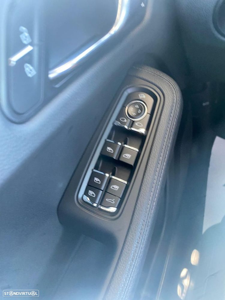 Porsche Macan 2.0T — fotografia 33