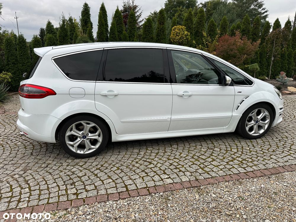 Ford S-Max - 11
