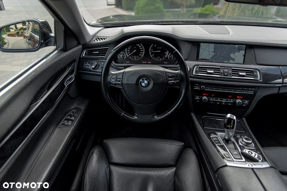 BMW Seria 7 730d - 30