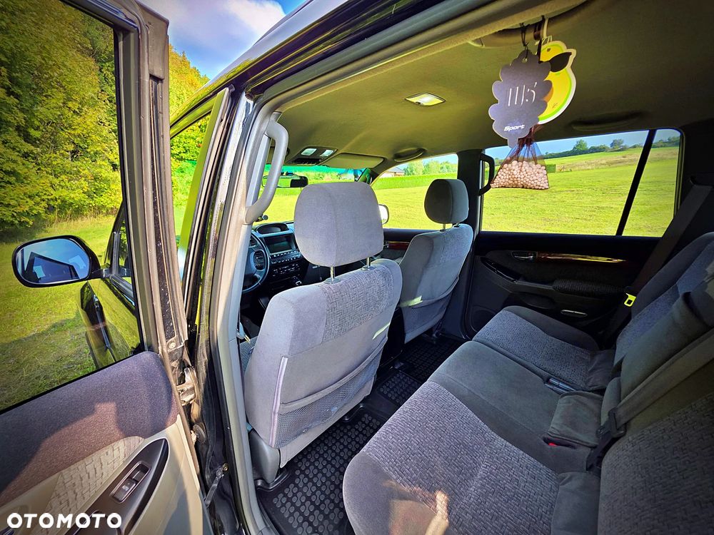 Toyota Land Cruiser - 28