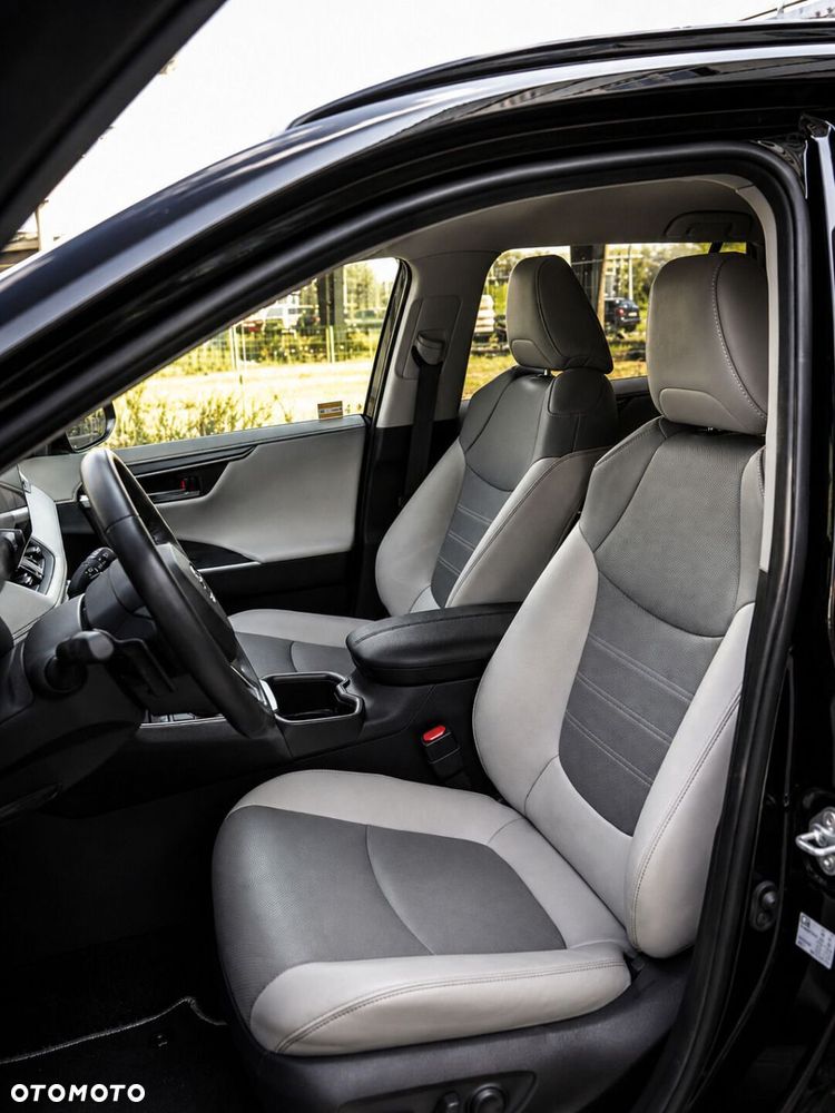 Toyota RAV4 - 16