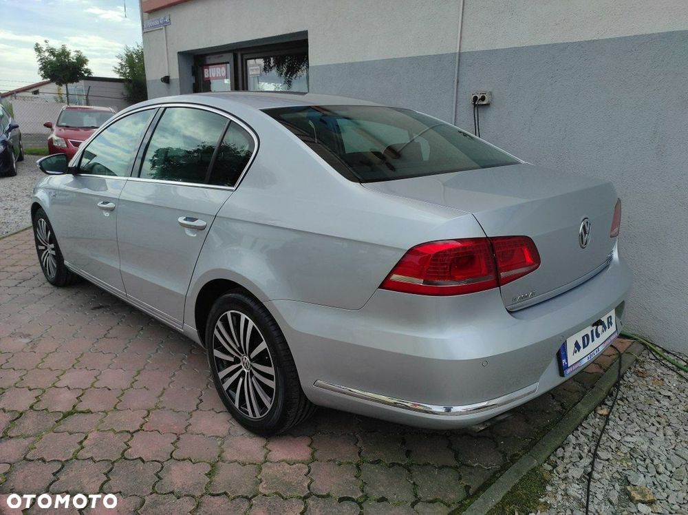 Volkswagen Passat - 4