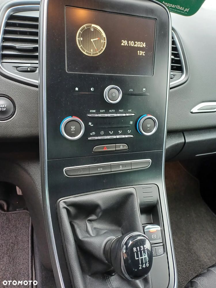 Renault Grand Scenic - 17