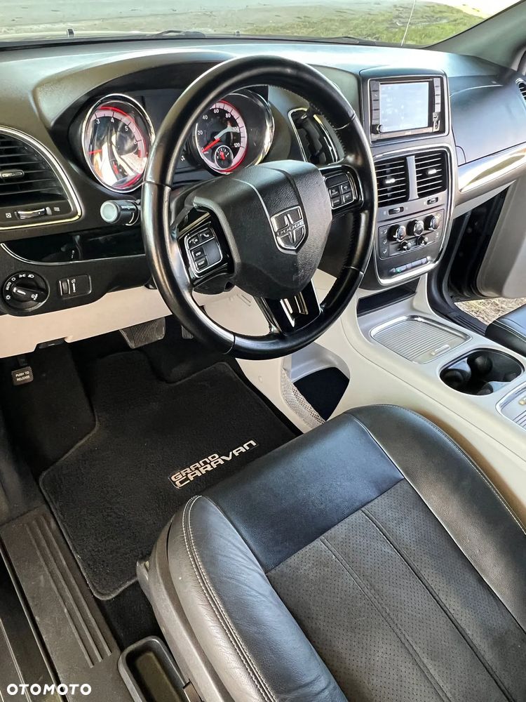 Dodge Grand Caravan - 9