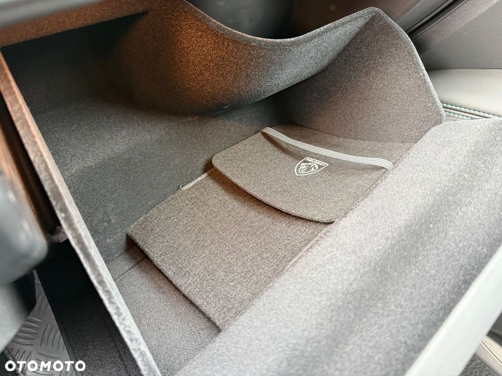 Peugeot 3008 1.2 PureTech GPF Allure S&S - 20