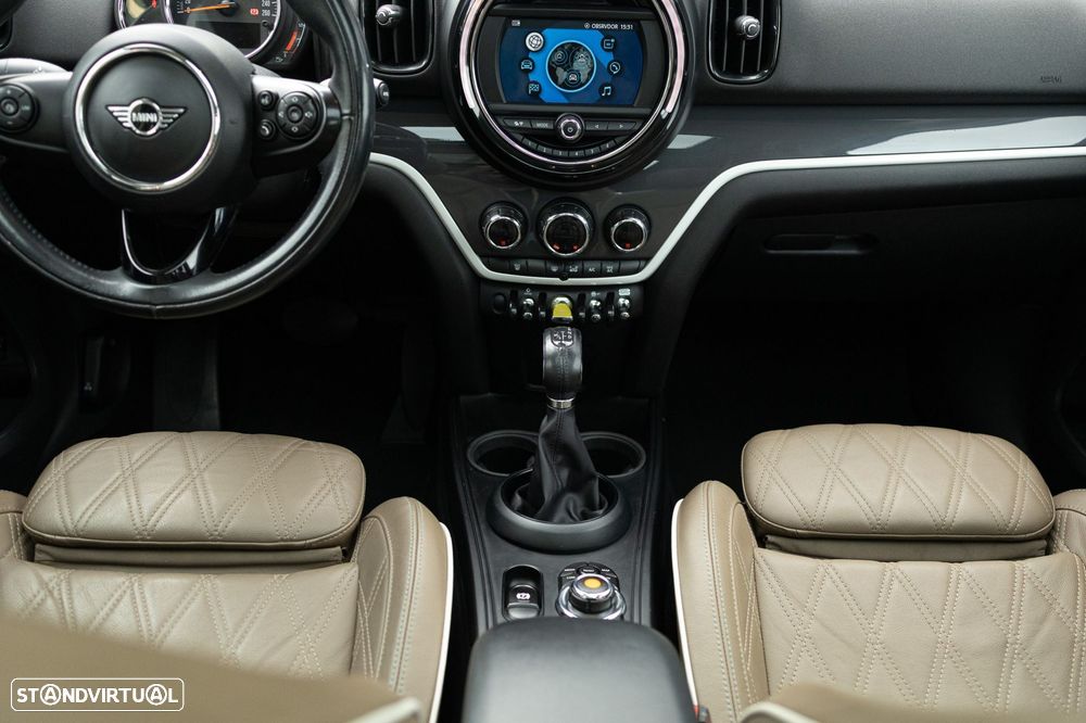 MINI Countryman Cooper SE ALL4 Auto - 25
