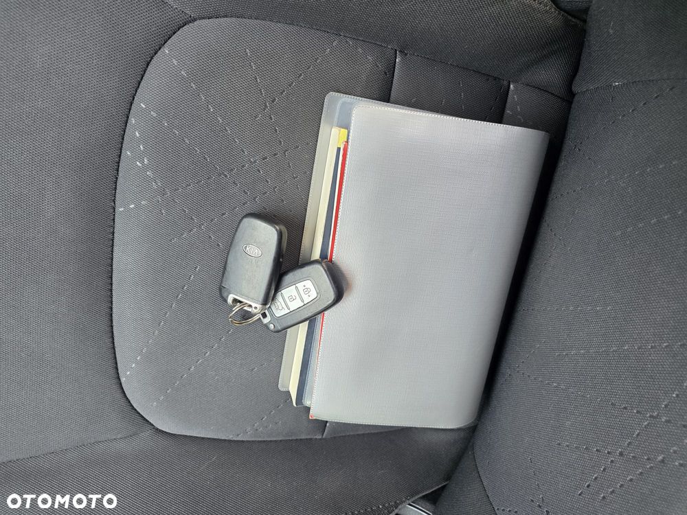 Kia Rio 1.4 Dream Team Edition - 27