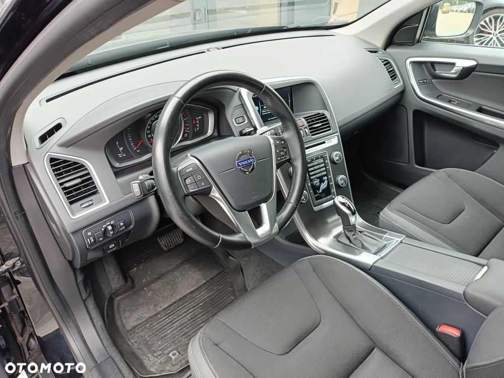Volvo XC 60 D4 AWD Momentum - 9