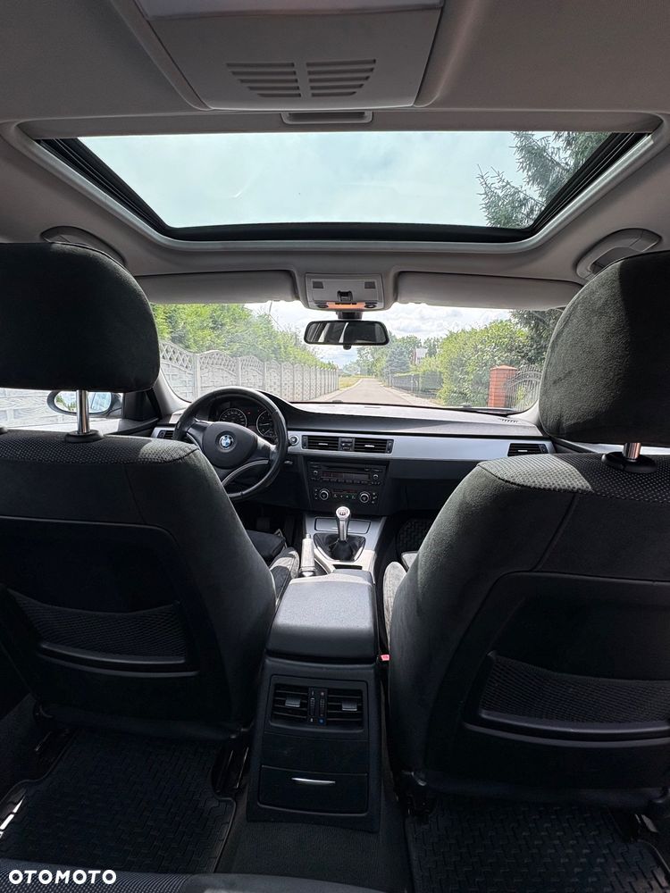 BMW Seria 3 320i - 12