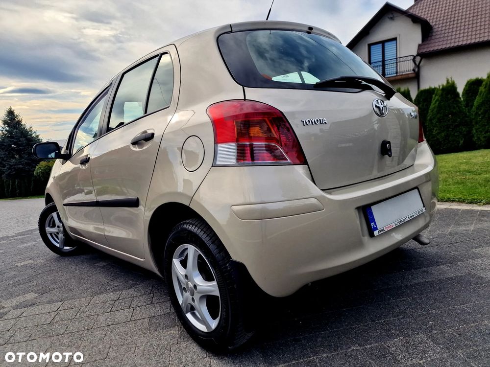 Toyota Yaris 1.0 Luna A/C - 11