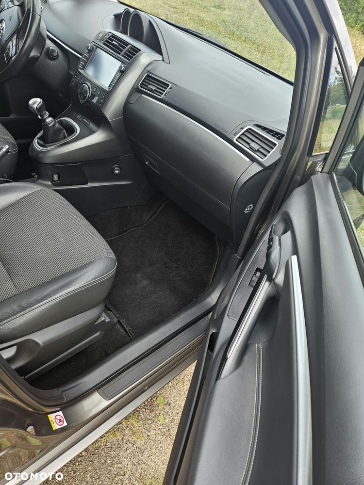 Toyota Verso 1.8 Prestige 7os EU6 - 11