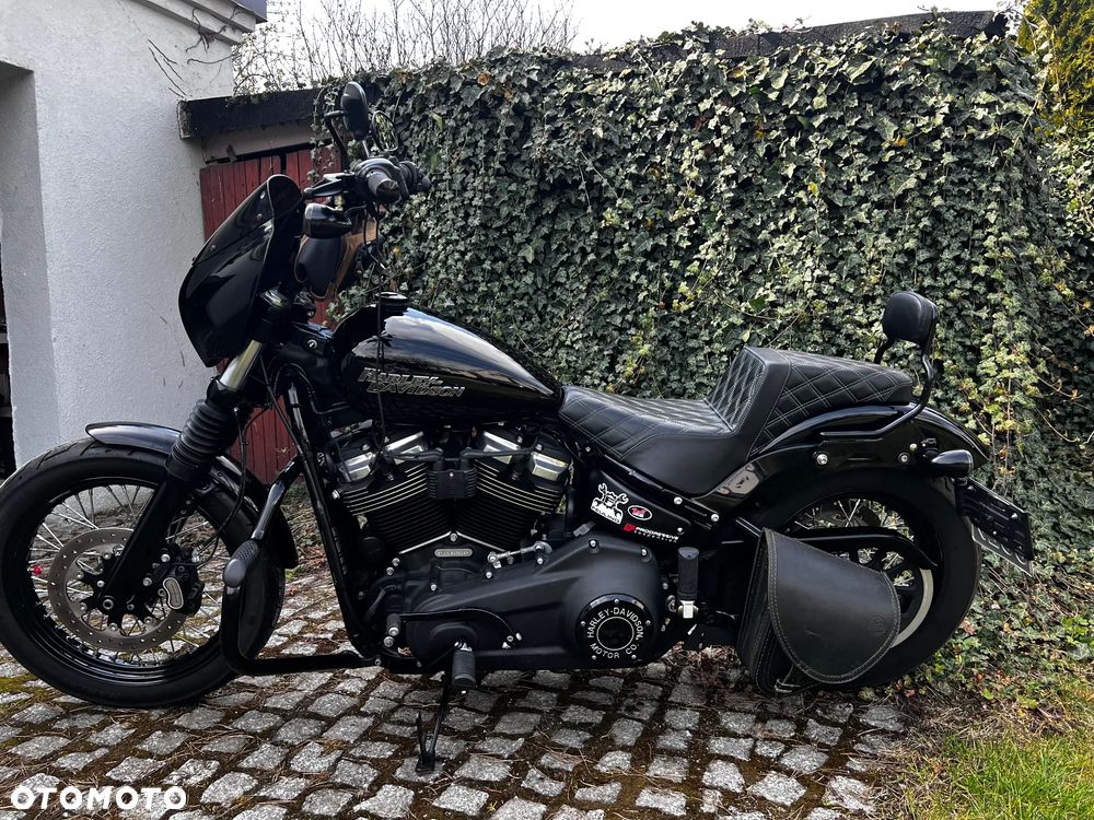 Harley-Davidson Softail Street Bob - 1