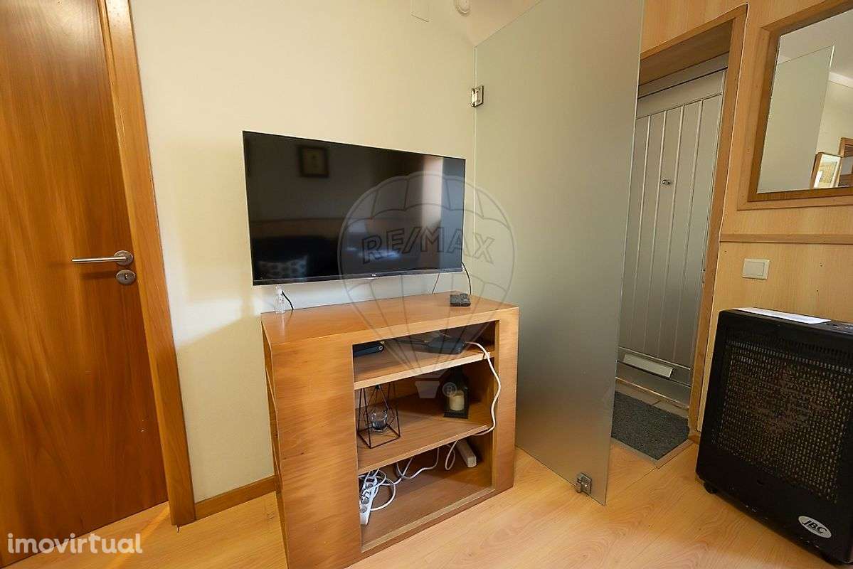 Moradia T2 para venda - Grande imagem: 2/24