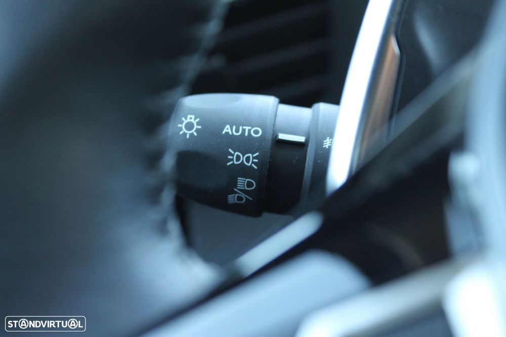 Peugeot 2008 1.2 PureTech Active Pack EAT8 - 9