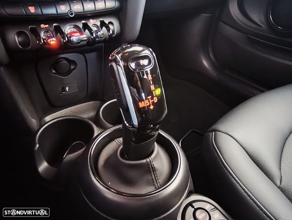 MINI 3 Portas Cooper Sport Edition Auto - 24
